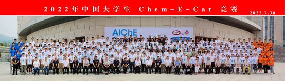 图片包含 人, 游泳, 人们, 人群描述已自动生成